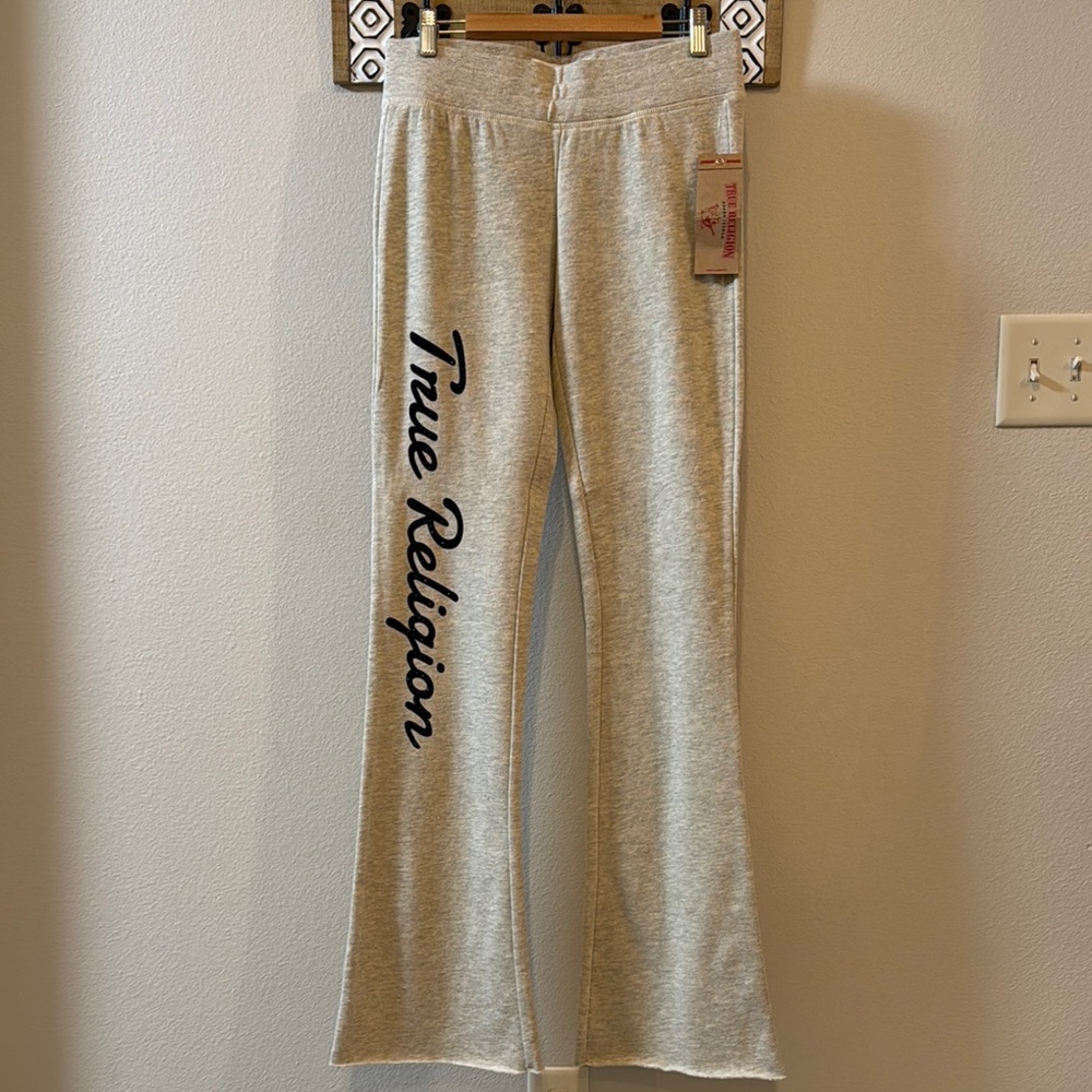 NWT XS True Religion Heather Oatmeal True Script Flare Sweat Pant!